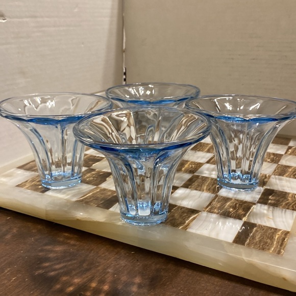 Vintage Blue Glass(s) Ice Cream Desert Bowl Dish Vase 3.5 in tall x 4.75 in wide - Picture 4 of 8